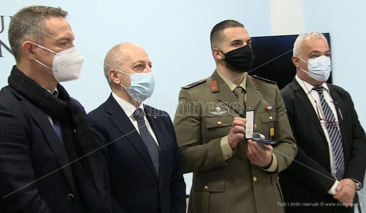 Giornata della memoria, medaglia d’onore al nipote di un deportato vibonese nei lager nazisti - Video