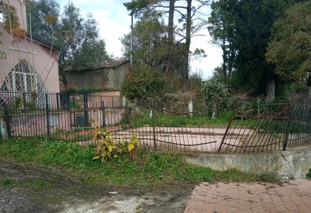 Mileto, il tempietto della Madonna della Guardia sempre più nel degrado