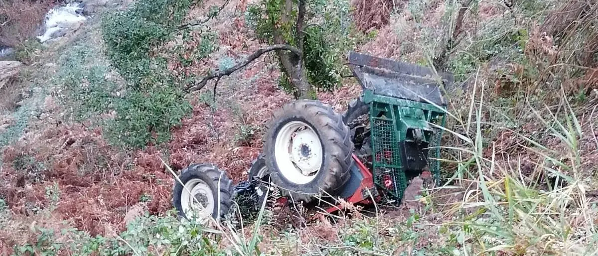 Capistrano, si ribalta con il trattore: 25enne in ospedale a Catanzaro