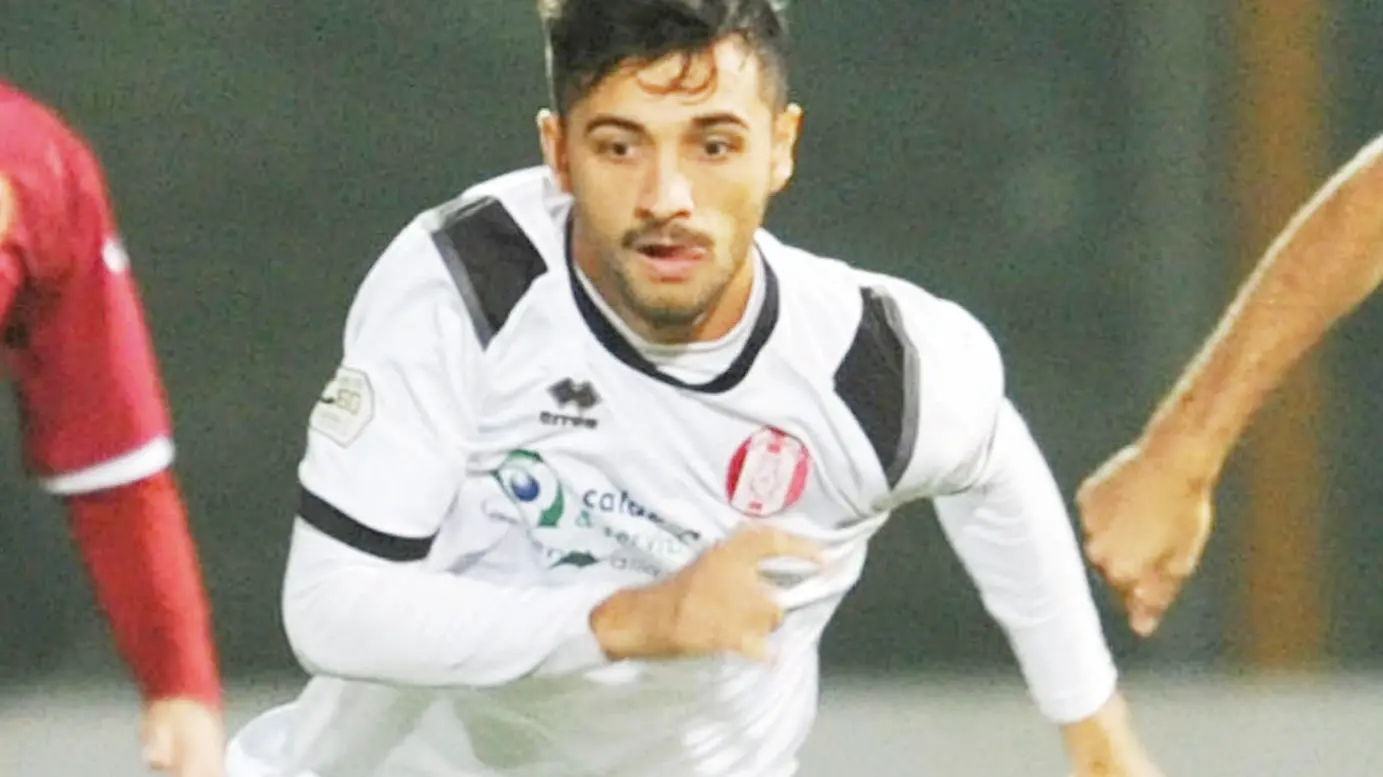 Foto LaPresse - Francesco Saya 23/11//2019 Reggio Calabria Reggina vs Rende lega Pro 2019 2020 Nella foto: Murati. Photo LaPresse - Francesco Saya Reggina vs Rende Italian Football Championship Lega Pro 2019 2020 In The pic: Murati , LAPRESSE