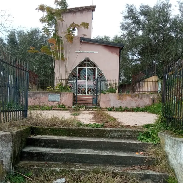 Mileto, i cinquestelle ripuliscono il tempietto della Madonna della Guardia