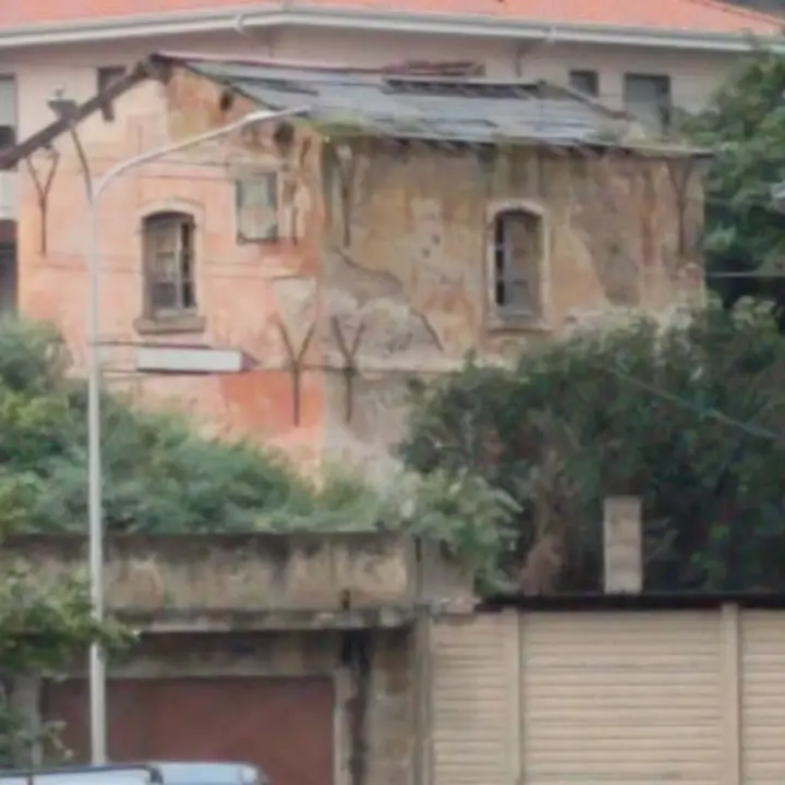 Il grande patrimonio abbandonato delle ferrovie e quei fabbricati “non pervenuti” a Vibo Marina