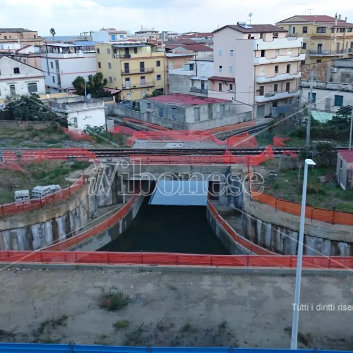 Vibo Marina e la maledizione del sottopasso: l’eterna incompiuta torna ad allagarsi
