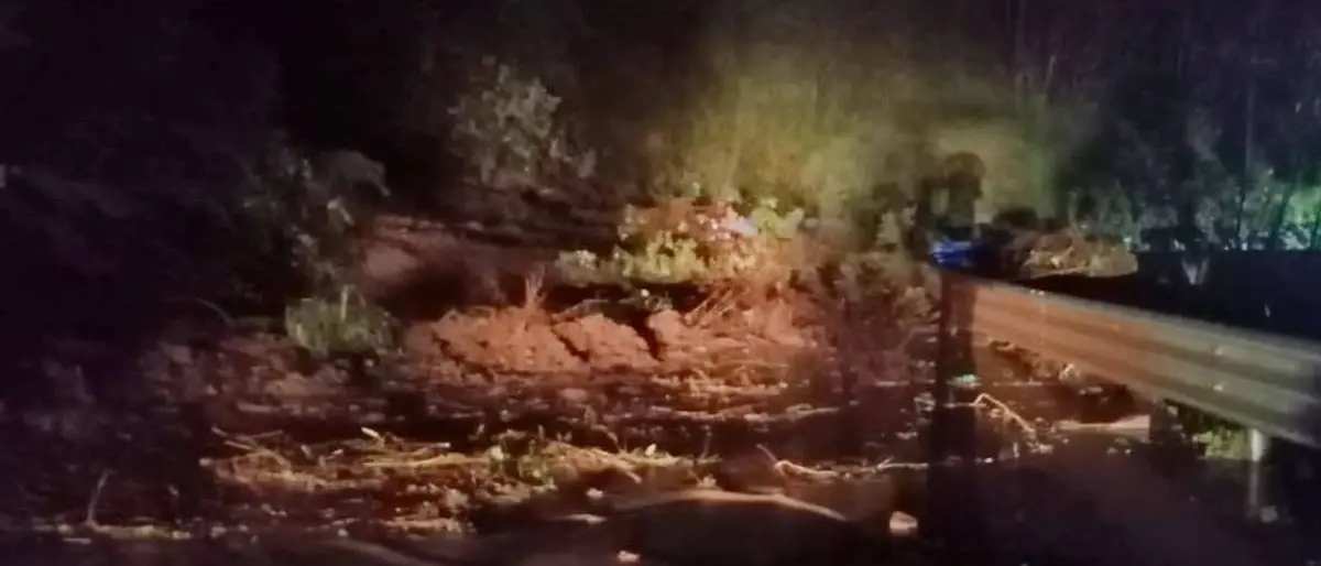 Maltempo nel Vibonese, frana tra Drapia e Tropea: interrotta la provinciale n. 17