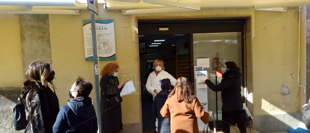 Rientro a scuola a Vibo, i “genitori responsabili”: «Lo screening non è risolutivo»