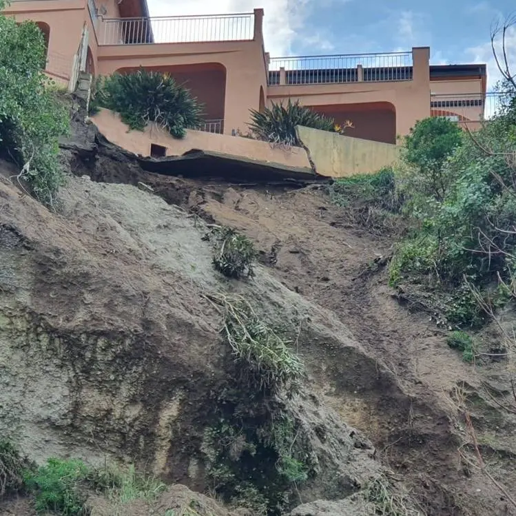 Frana la rupe di Tropea, chiuso il lungomare