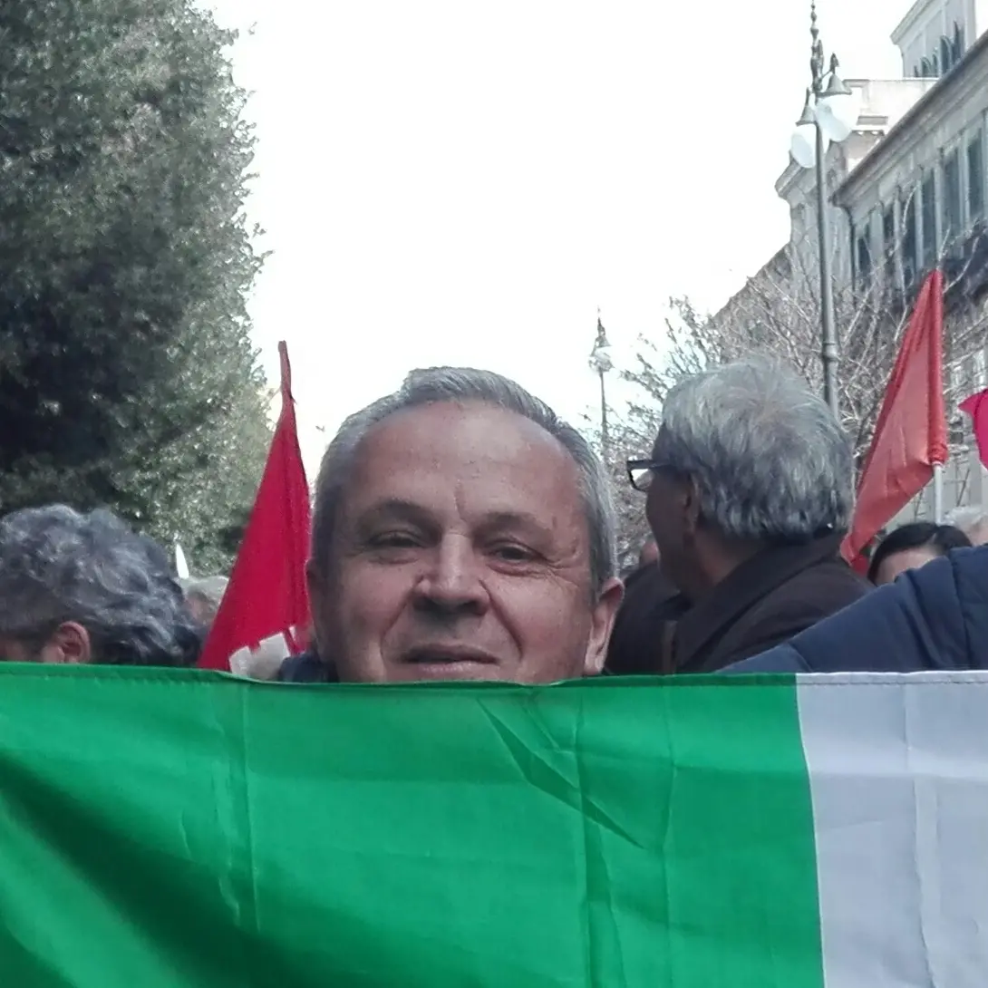 Nicola Arcella, la \"ricevuta\" prima del suicidio: i lati oscuri di una morte che grida verità - Video