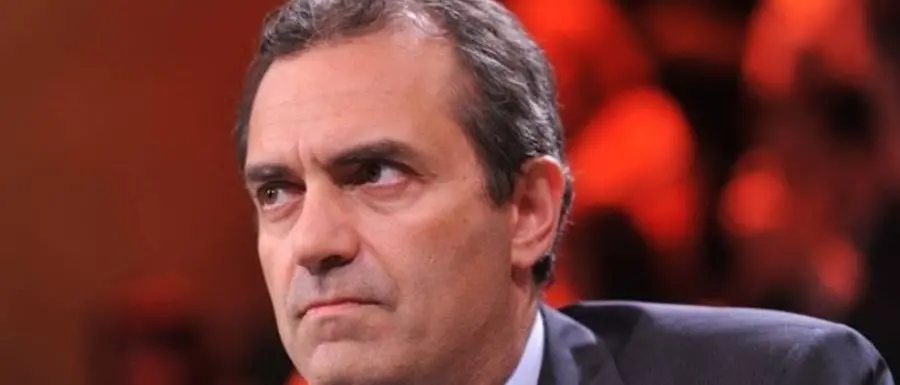 “Attraverso Napoli”, a Pizzo la presentazione del libro di Luigi De Magistris