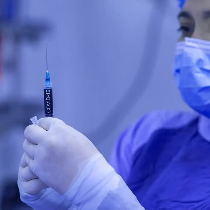 Vaccini anti-Covid, nel Vibonese è il turno di docenti e personale Ata