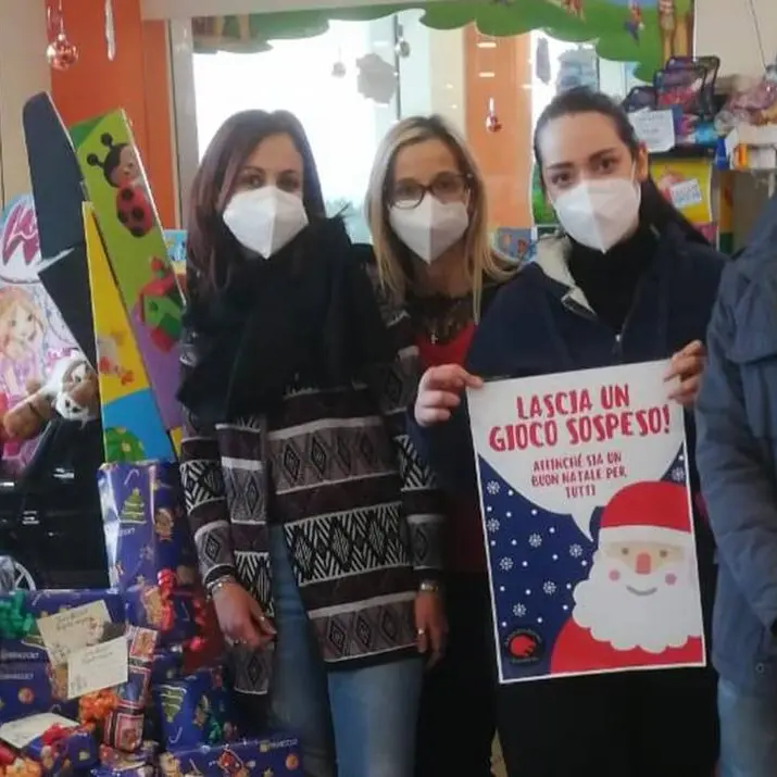 «Solidarietà contagiosa», a Vibo riscuote consensi l’idea del regalo “sospeso”