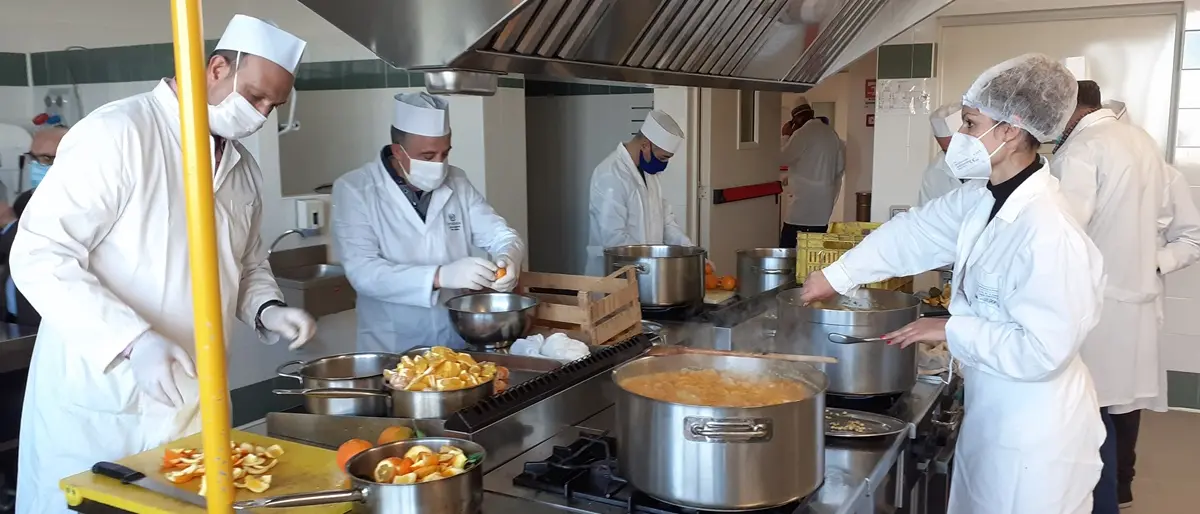 Charis, il plauso del ministero agli studenti dell’Alberghiero di Vibo per i pasti solidali