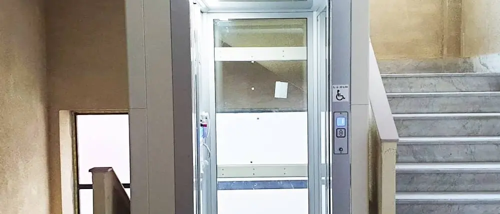 Liceo Morelli di Vibo, l’ascensore per gli studenti disabili è realtà