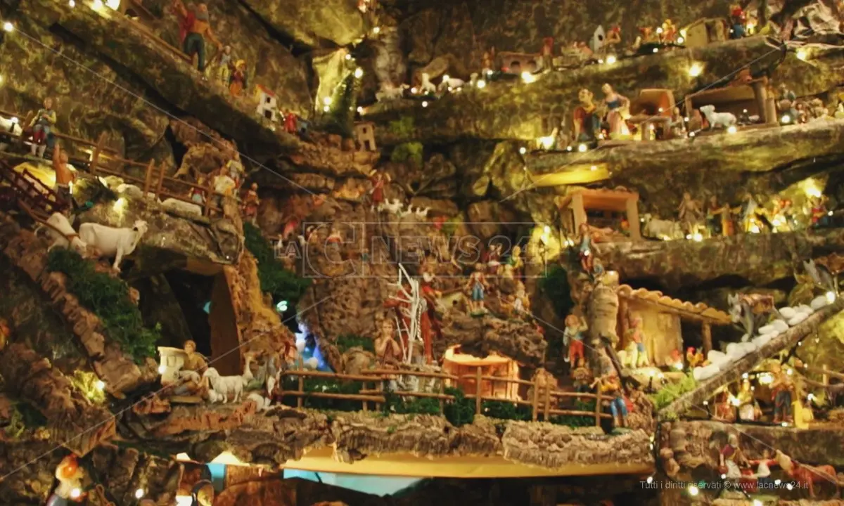 A Vibo il presepe realizzato da Franco D'Agostino: «La mia opera d'arte» – Video