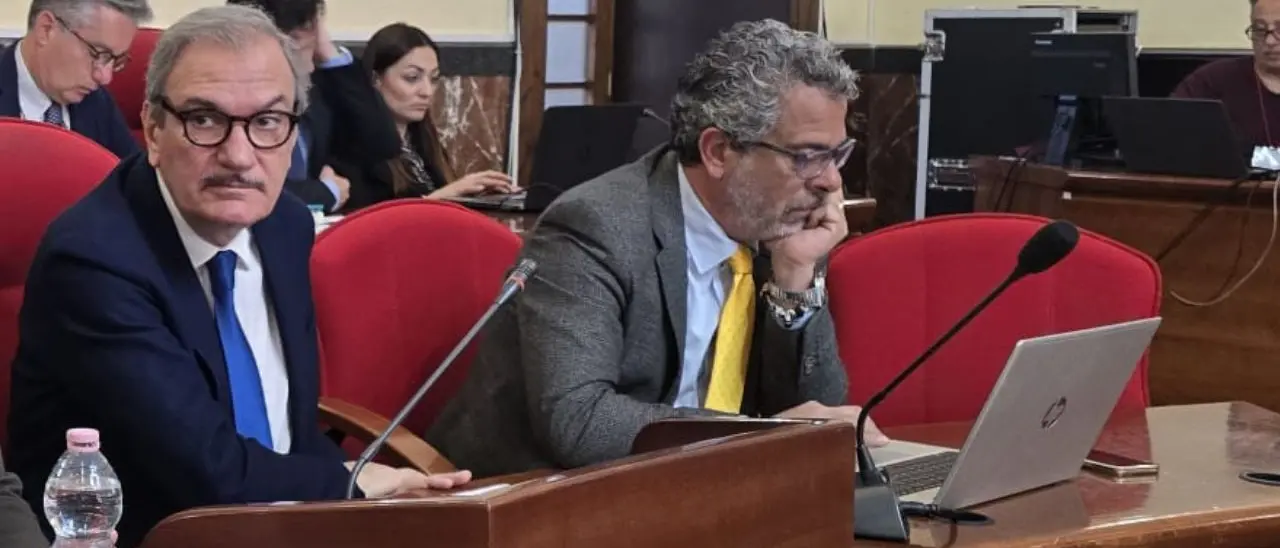 Tirocinanti, il Comune di Vibo avvia l’iter per la stabilizzazione dei precari ma non scioglie le riserve: «Risorse insufficienti»