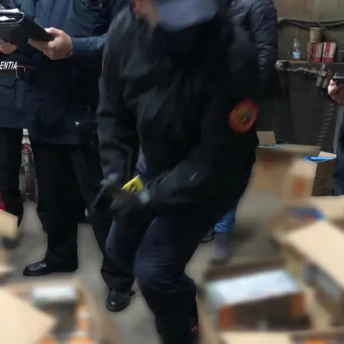 Maxi sequestro di fuochi pirotecnici a Soriano: denunciata una donna - Video