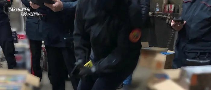 Maxi sequestro di fuochi pirotecnici a Soriano: denunciata una donna - Video