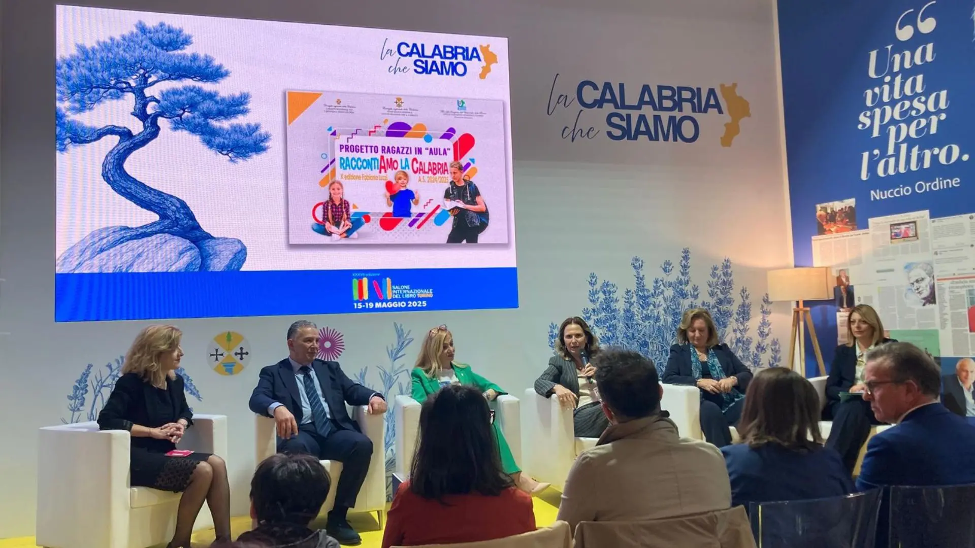 Salone del libro di Torino, alunni vibonesi tra i vincitori del concorso \"Raccontiamo la Calabria\"