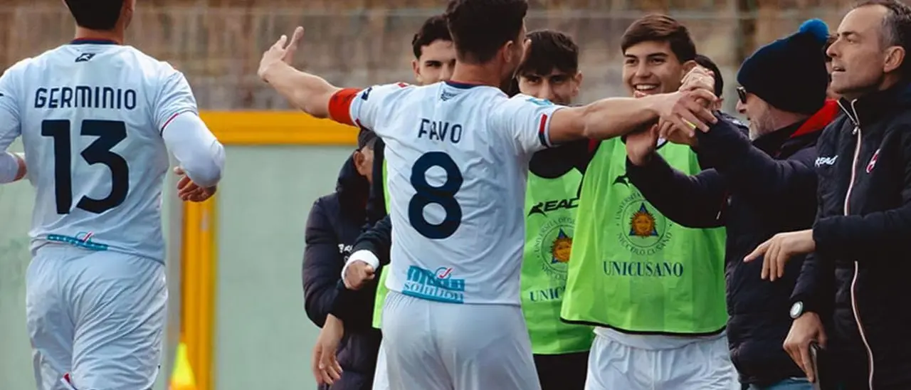 Vibonese, le parole del capitano Favo suonano come un addio: «Orgoglioso di questo gruppo, è stato un piacere»