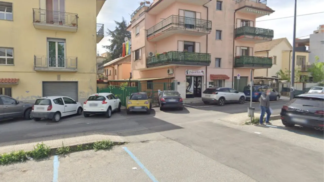 Furti d'auto nel parcheggio dietro l'ospedale di Vibo, l'allarme del personale sanitario: «Situazione sempre più preoccupante»