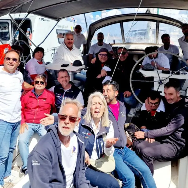A Vibo Marina la vela diventa inclusiva: l'imbarcazione Venere al servizio delle persone con disabilità