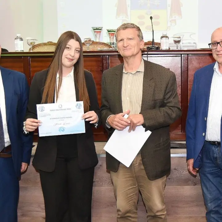 Lenti, sogni e crescita personale: l’Istituto Gagliardi di Vibo brilla alla Gara nazionale ottici grazie al talento di Maria Furci