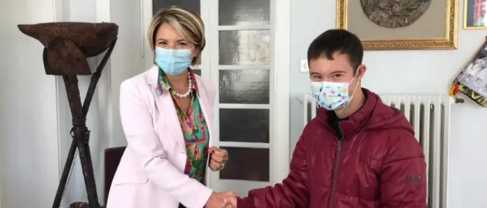 L'arte di Lorenzo sul libro dedicato a Rodari: «Usciremo a riveder le stelle»