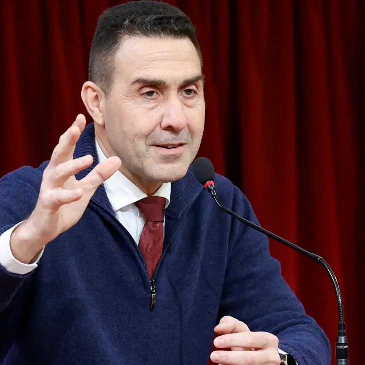 Vannacci deposita il marchio “Futuro Nazionale”, scoppia il caso politico: nuovo partito in arrivo o solo un simbolo?\n