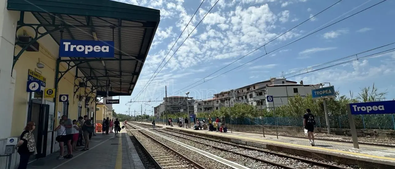 Nuovi treni sulla tratta Lamezia-Reggio via Tropea: consentiranno ai turisti di scoprire le località della Costa degli dei