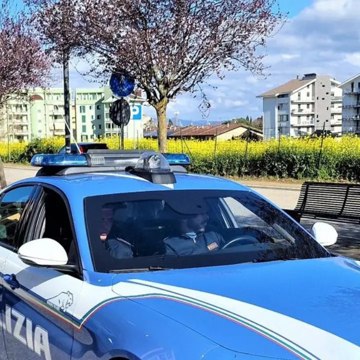 Vibo, riempiono il passeggino di confezioni di caffè e cercano di allontanarsi dal supermercato: due denunciati\n