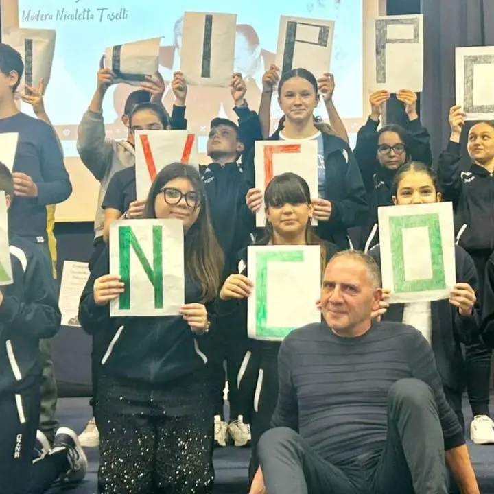 Filippo Ceravolo ricordato a Scalea, papà Martino agli studenti: «Mai più bare bianche, andate sempre sulla strada giusta»