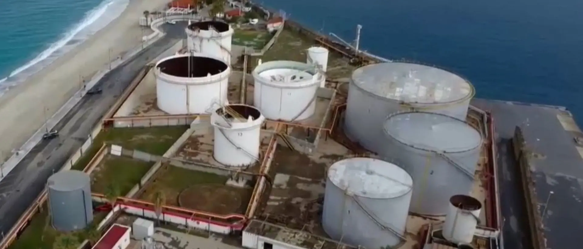 Vibo Marina, pubblicato l'avviso per il rinnovo della concessione ventennale a Meridionale Petroli: scatta il conto alla rovescia per opporsi, ma è già tardi