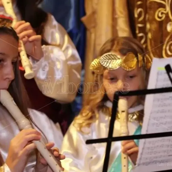 A Vibo Marina il presepe vivente dei piccoli alunni della \"Vespucci\" - Video