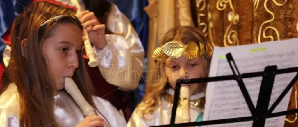 A Vibo Marina il presepe vivente dei piccoli alunni della \"Vespucci\" - Video