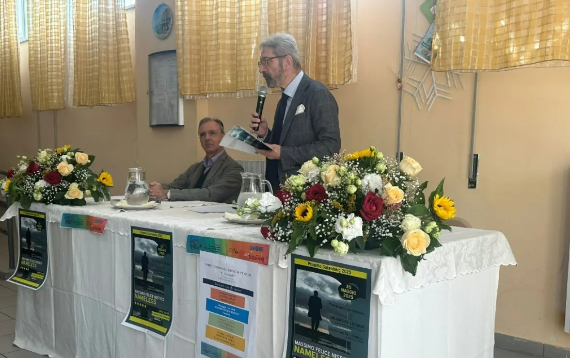 Serra San Bruno, oltre cento studenti dell'Einaudi a confronto con lo scrittore-medico Nisticò