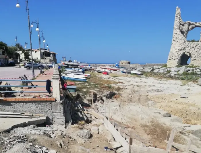 Briatico, al via i primi interventi di ripristino nell'area della Rocchetta