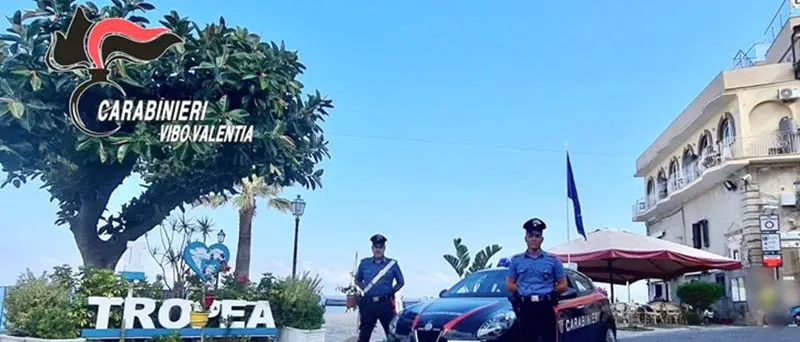 Tropea, ritirate 8 patenti e sequestrato un tirapugni: il bilancio dei carabinieri dopo una notte di controlli