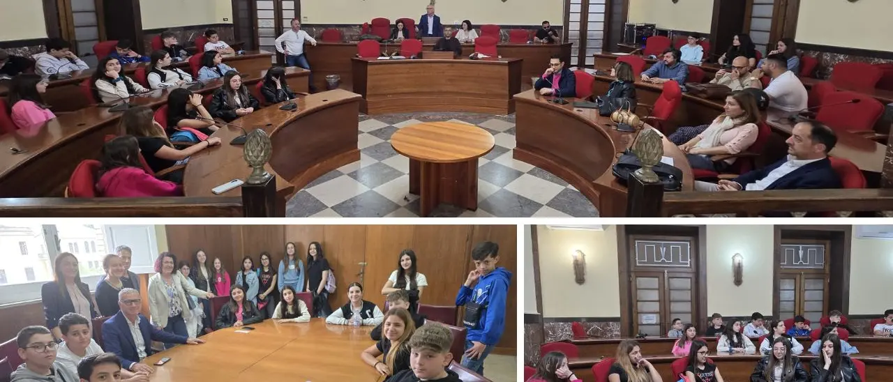 Vibo, la scuola entra in Comune: studenti a lezione di cittadinanza attiva tra curiosità e riflessioni