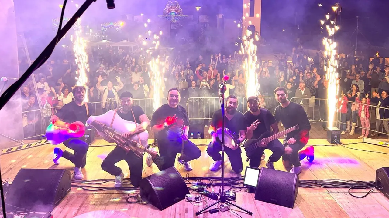 La band vibonese Amakorà torna in scena con nuova musica: «Nei nostri brani non solo tradizioni ma anche importanti messaggi sociali»