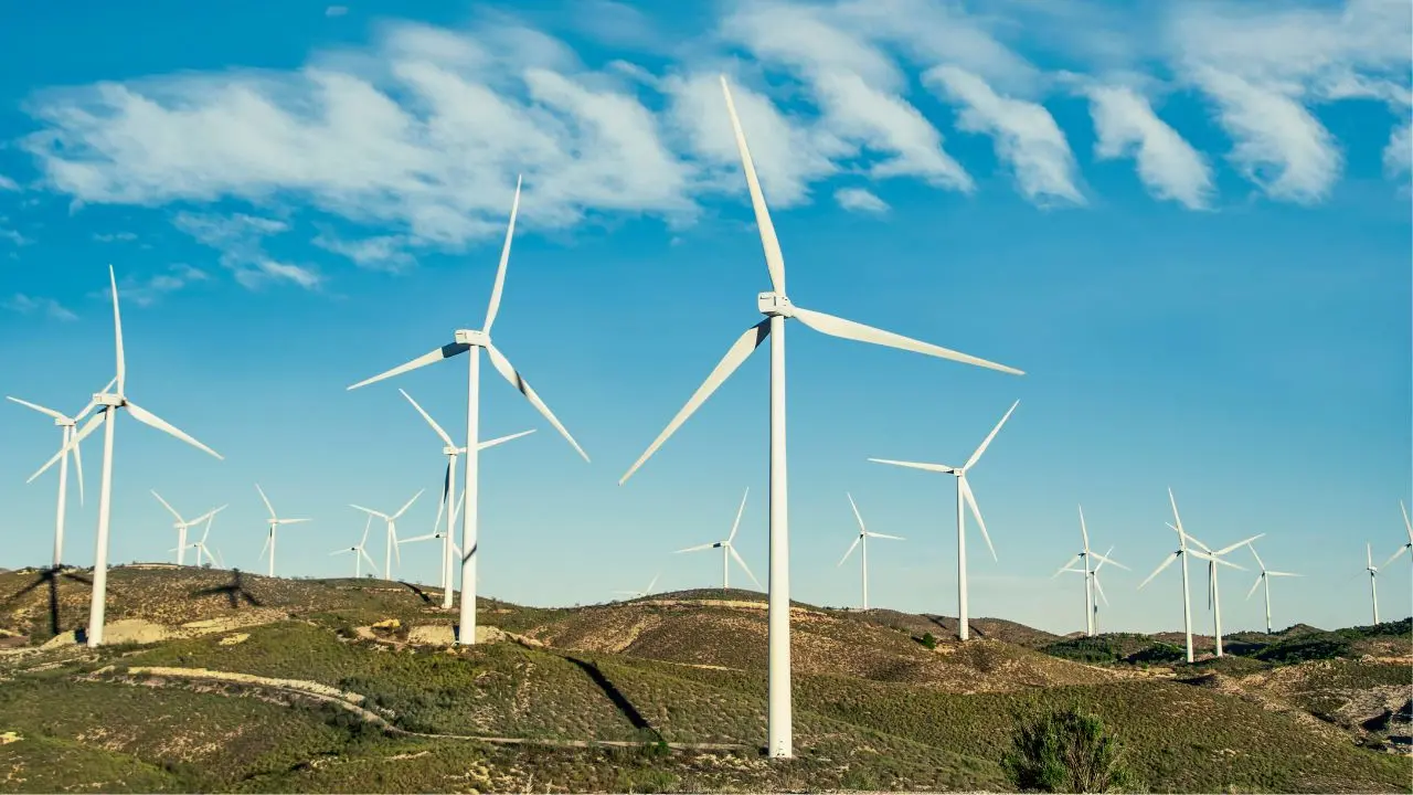 Pale eoliche a\u00A0un chilometro dal Parco delle Serre, comuni\u00A0sul piede di guerra: «Effetti negativi su turismo e comunità»\n