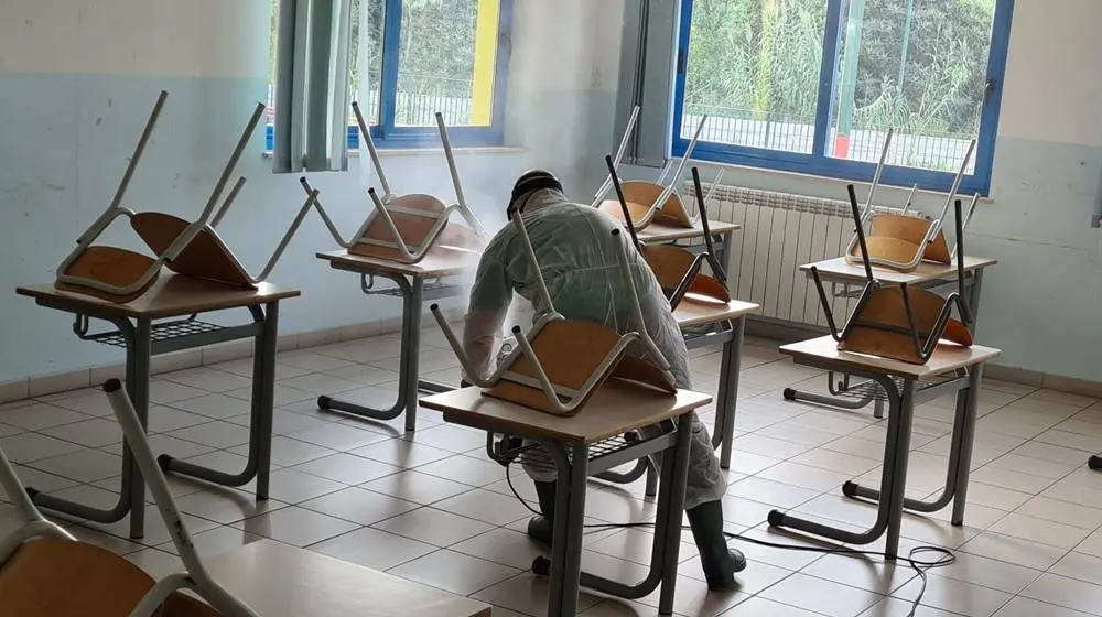 Tredici casi positivi, didattica in presenza sospesa in tre plessi del Vespucci