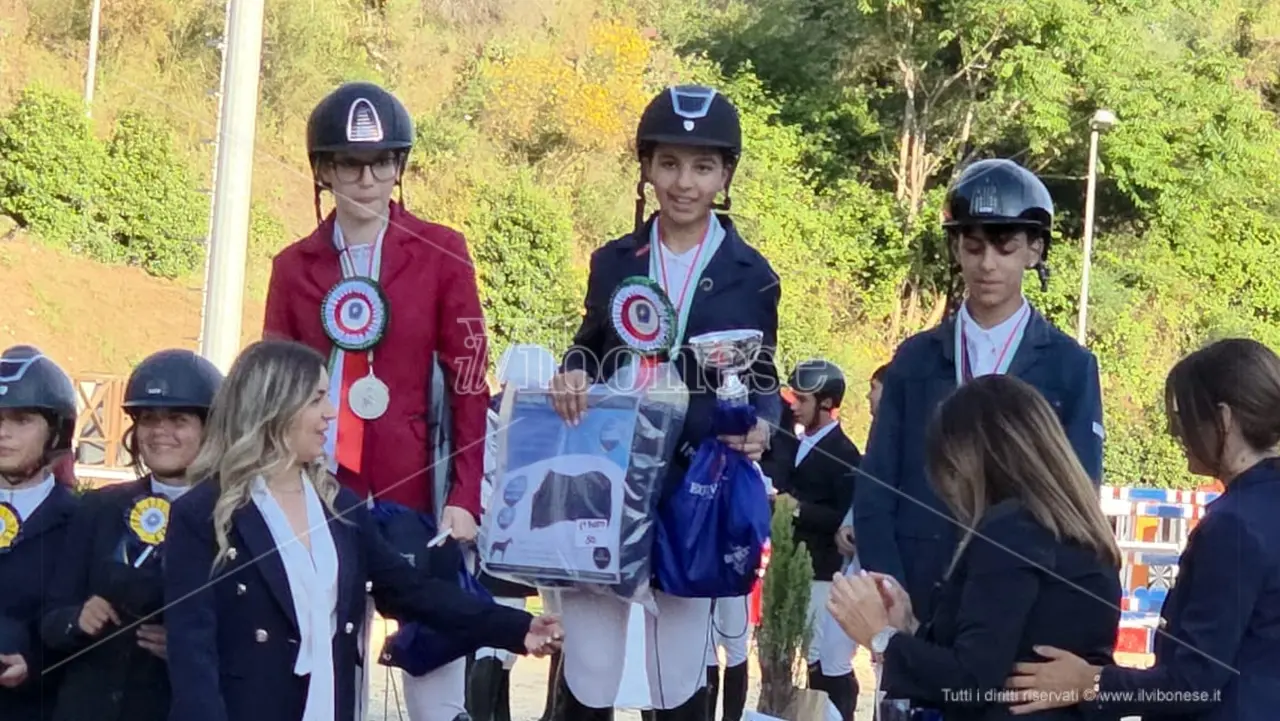 La tredicenne vibonese Jasmine Cammarata campionessa regionale di equitazione