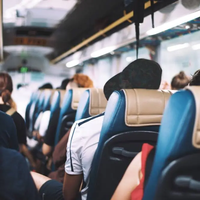 Ritorno in classe, l’allarme dei genitori: «I nostri figli stipati su un solo pullman»