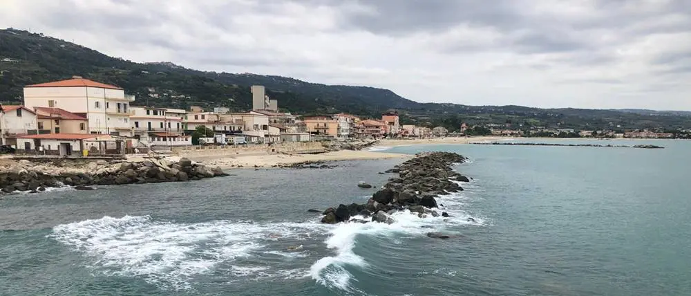 Erosione e mitigazione del rischio idraulico a Vibo Marina, programmati gli interventi