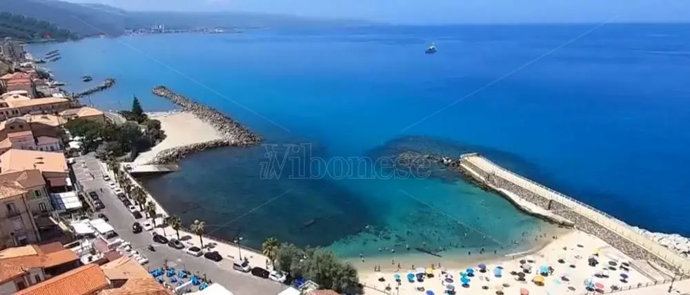 Pizzo, l’allarme del Comune: «Balneabilità a rischio, la Regione stanzi i 500mila euro promessi» - Video