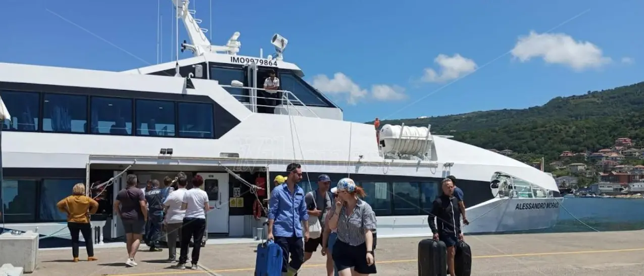 Vibo Marina, un innovativo aliscafo ibrido (amico dell'ambiente) per i collegamenti con le Isole Eolie e Milazzo