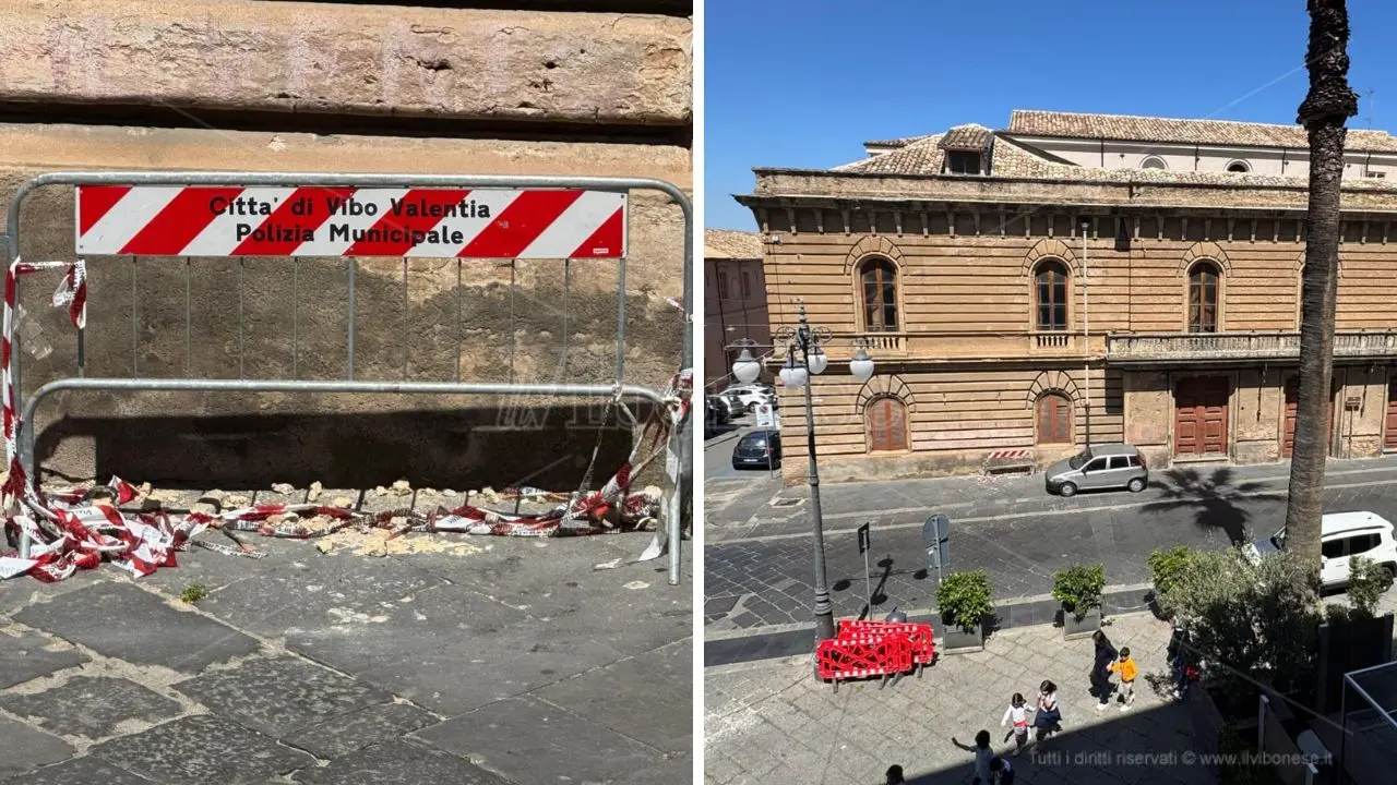 Palazzo Gagliardi-De Riso perde pezzi: calcinacci in strada e una “timida” transenna che consiglia di stare alla larga