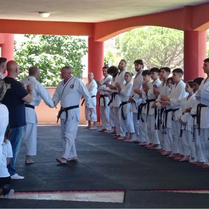 Il decano del Karate tropeano Antonio La Torre ha ricevuto il 4° Dan al campus Csen svoltosi a Rossano