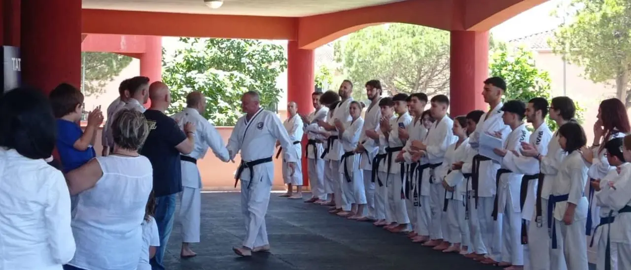 Il decano del Karate tropeano Antonio La Torre ha ricevuto il 4° Dan al campus Csen svoltosi a Rossano