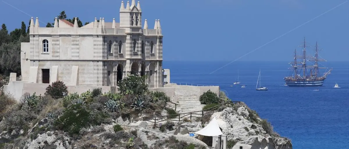 Tropea conferma la Bandiera blu, in Calabria due nuovi ingressi e un’uscita