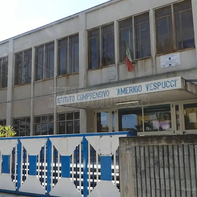 Niente Dad per l'emergenza idrica ma la scuola di Vibo Marina non ci sta: «Noi la facciamo»